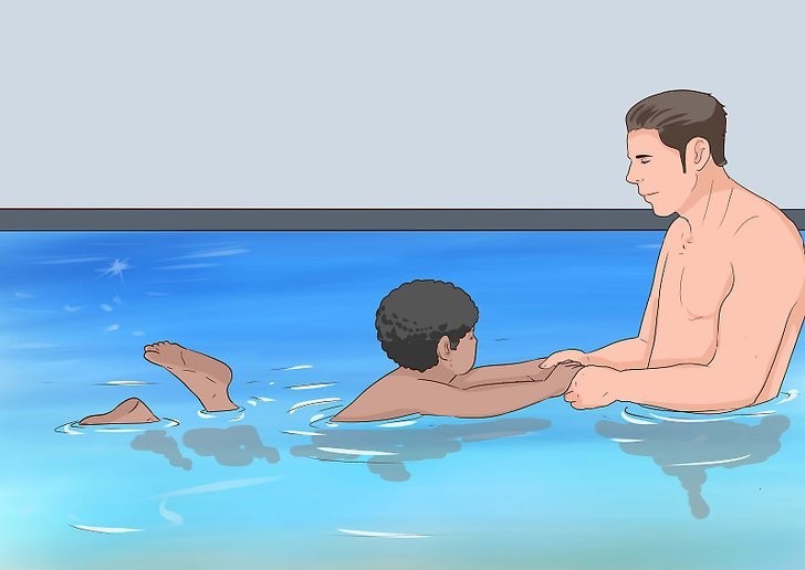 آموزش خوابیدن کودک روی آب