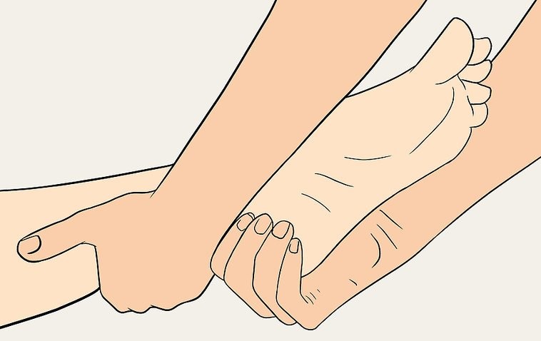 v4-759px-Give-a-Foot-Massage-Step-7-Version-7.jpg